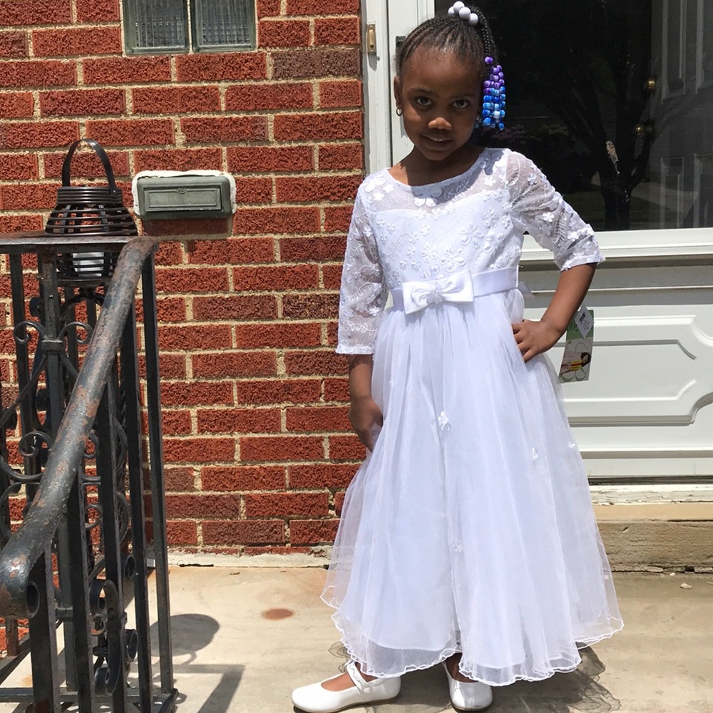 Little girls wedding dress new beautiful